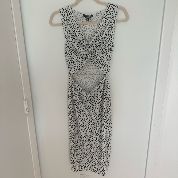Misguided White Dalmatian Twist Front Dress - Picture 8 of 8